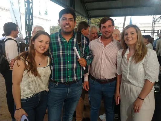 tn_IMG_20231128_193907973_BURST000_COVER_TOP