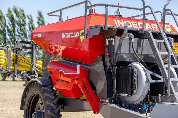 tn_INDECAR_Fertilizadora Phantom 4200_2