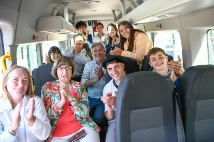 javier-rodriguez-minibus-696x464