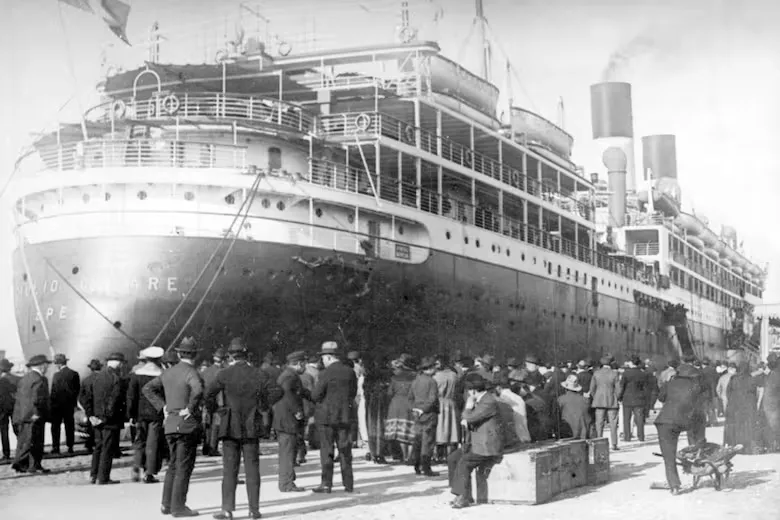 los-argentinos-acomodados-embarcaban-con-el-3DAH23I5PZGERDNR7KEENERNJM