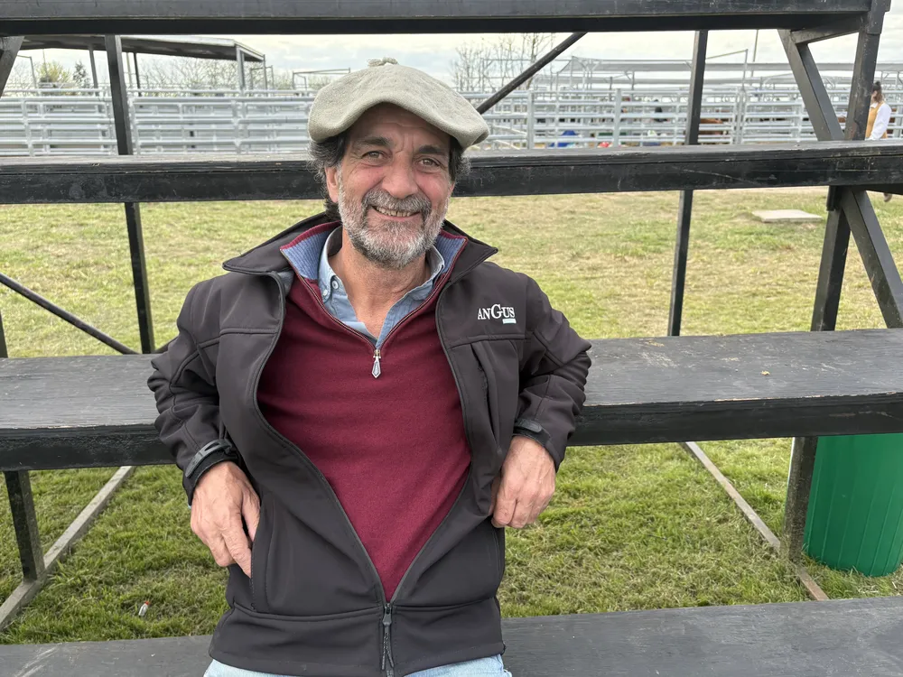 PABLO BUSTILLO - LA LLOVIZNA - ANGUS