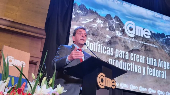 F7nGr_UWYAIj7d2-696x392