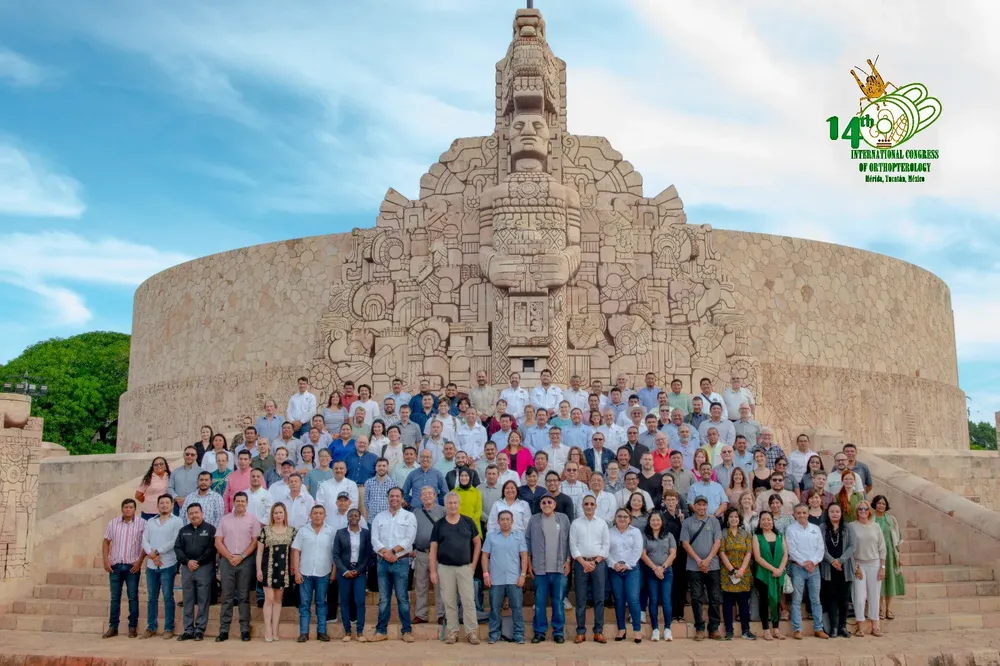 23-11-30_congreso_langostas_en_mexico