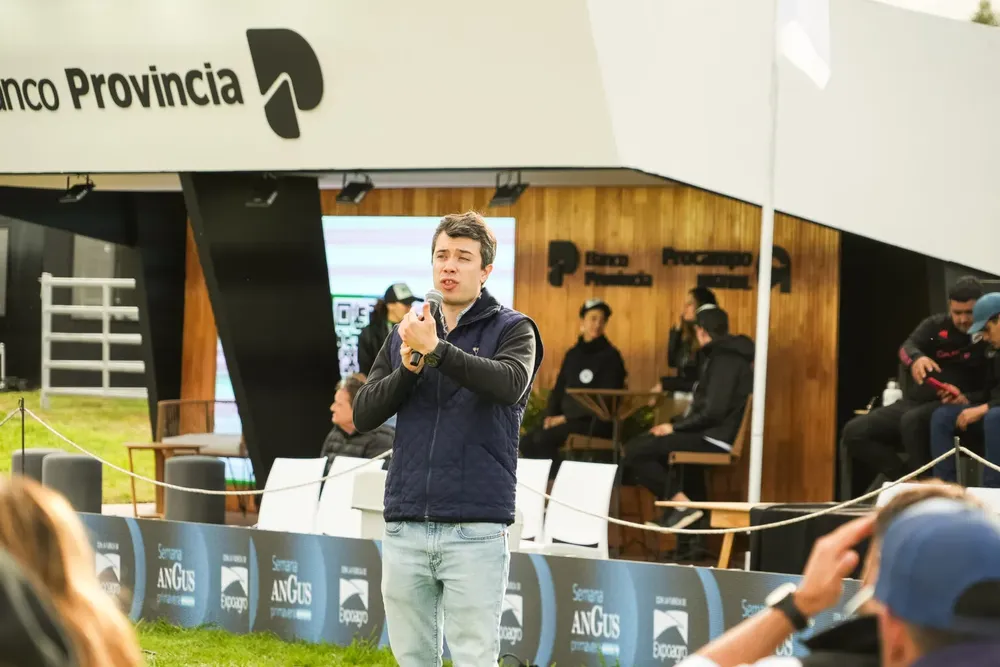 Agustin-Curutchet-1-1536x1024