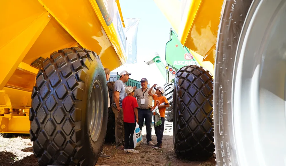 las-maquinarias-mas-modernas-se-vieron-el-predio-ferial