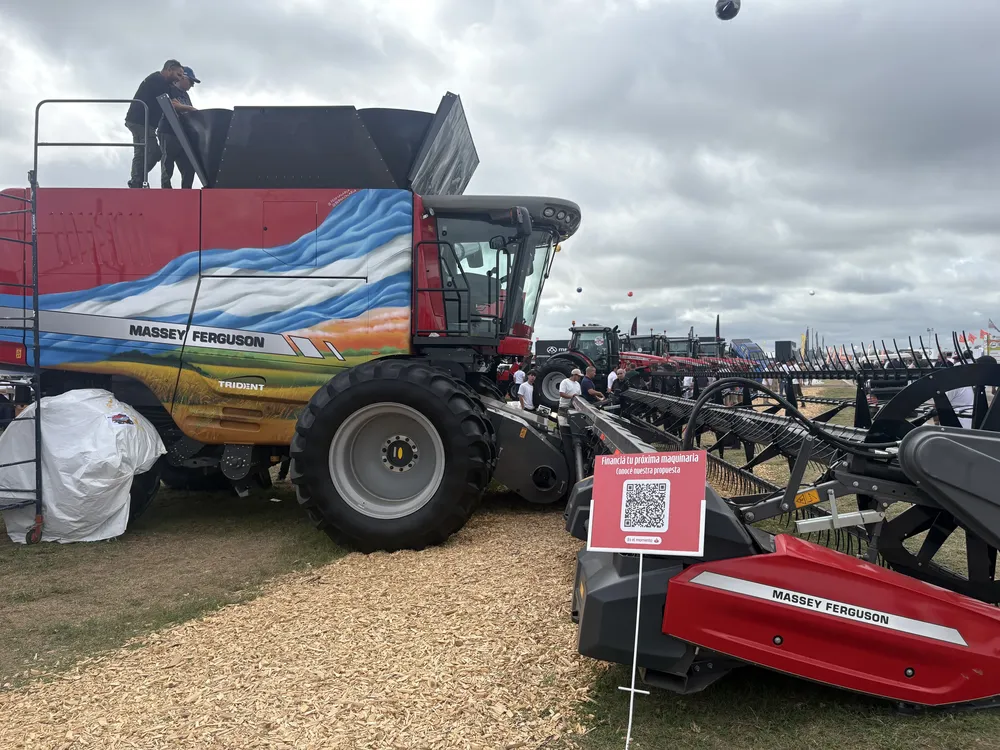 MASSEY FERGUSON - COSECHADORA - EXPOAGRO 2026