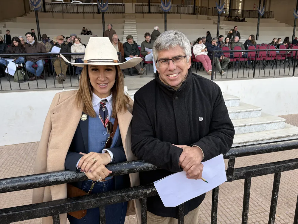 SILVIA GOSLING - ALEJANDRO DE LA TOUR - HEREFORD