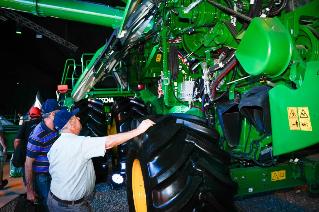 John-Deere-2da-1024x683