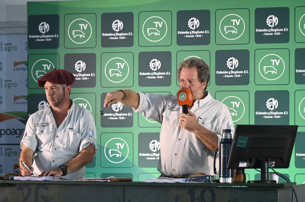 Colombo-y-Magliano-con-una-gran-oferta-de-invernada-en-Expoagro1.jpeg-scaled