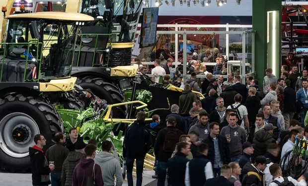 csm_ausstellen_header_88a8d8e0e7-214487