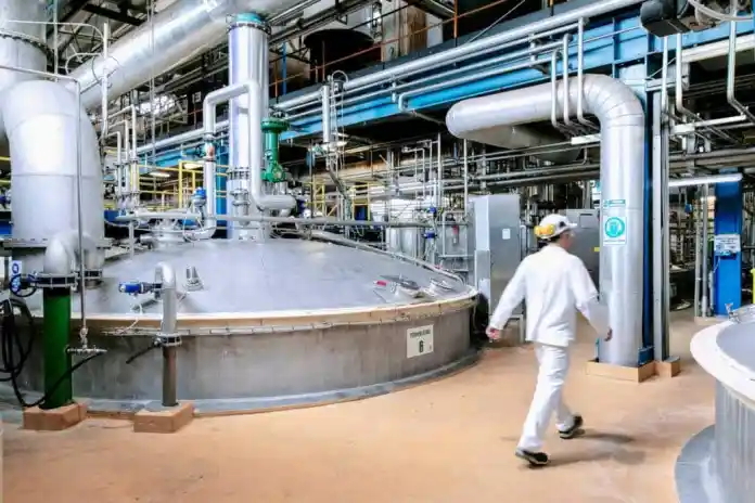 Biotecnologia-aplicada-como-esta-revolucionando-la-forma-en-que-producimos-energia-alimentos-y-materiales